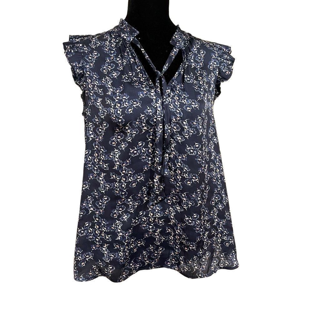 BananaโRepublicย Blouse.โFlutterโ Capp Sleeve Size XS Navyโfloral